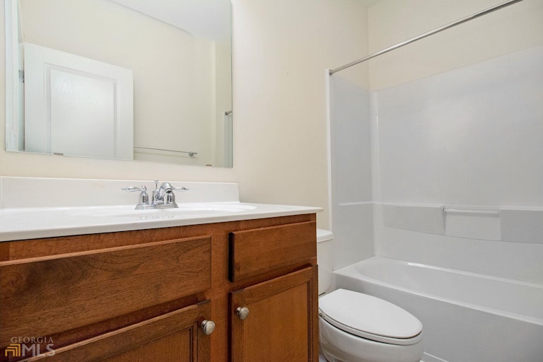 Photo 14 of 24 - 5062 Irvine Dr, Douglasville, GA 30135