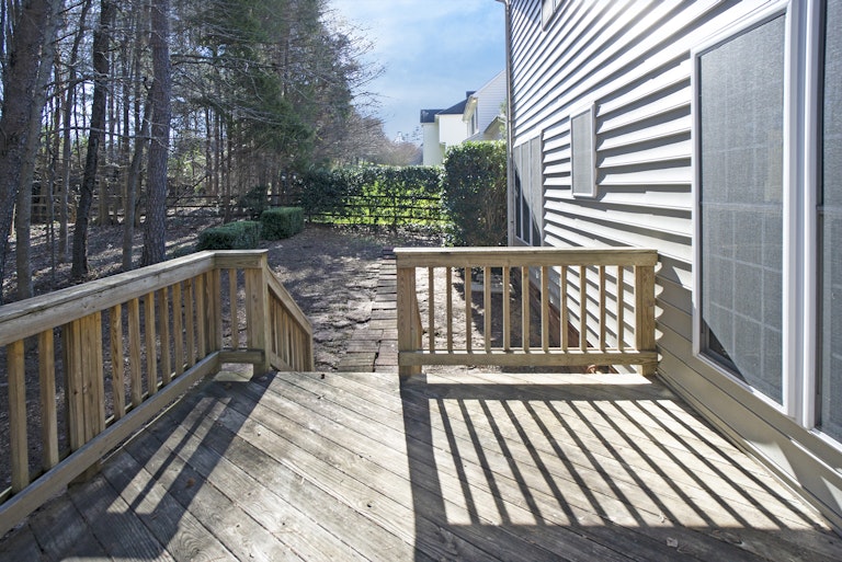 Photo 10 of 19 - 7929 Harrington Woods Rd, Charlotte, NC 28269