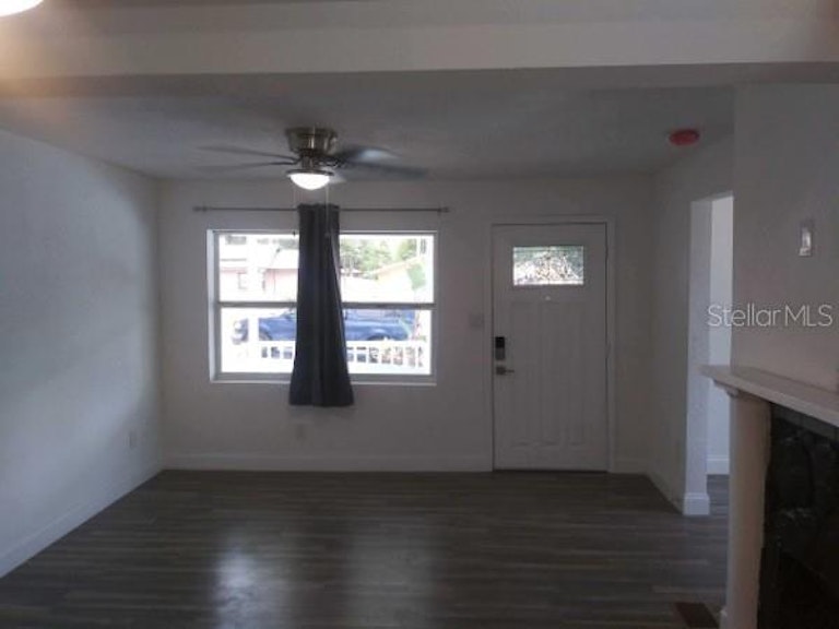 Photo 13 of 28 - 5832 10th St, Zephyrhills, FL 33542