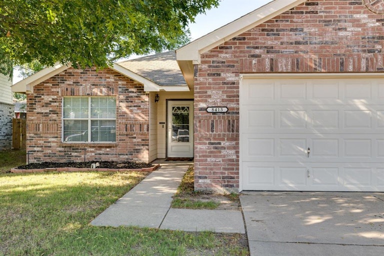 Photo 23 of 23 - 8413 Star Thistle Dr, Fort Worth, TX 76179