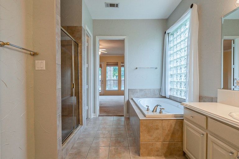 Photo 23 of 41 - 1900 Winchester St, McKinney, TX 75070