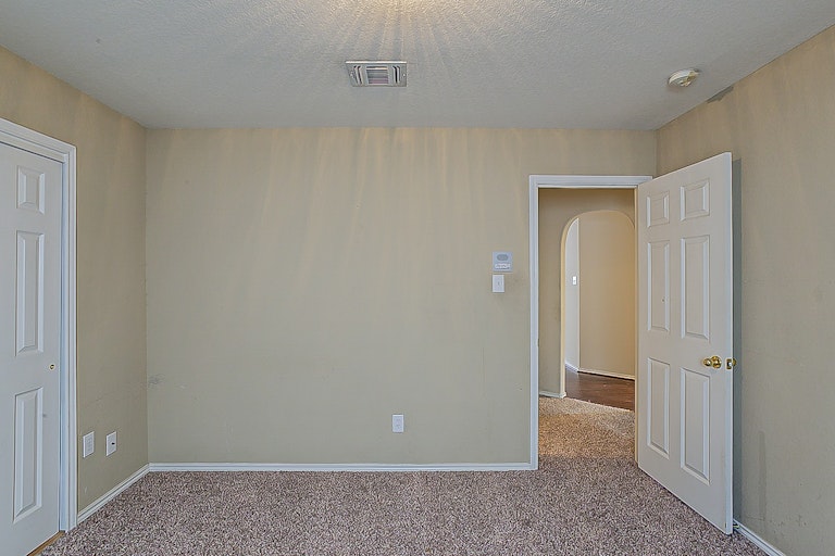 Photo 17 of 20 - 2327 Baxter Sta, San Antonio, TX 78245