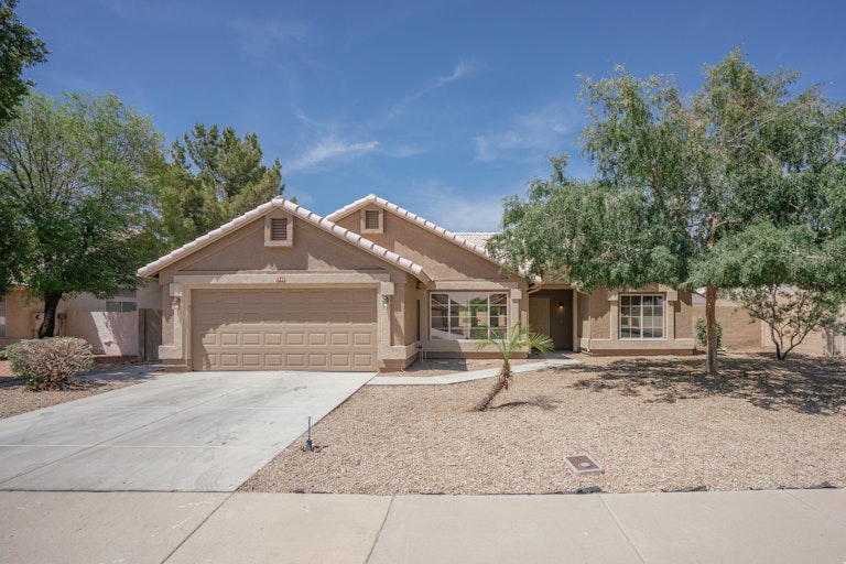 Photo 1 of 24 - 7640 W Cholla St, Peoria, AZ 85345