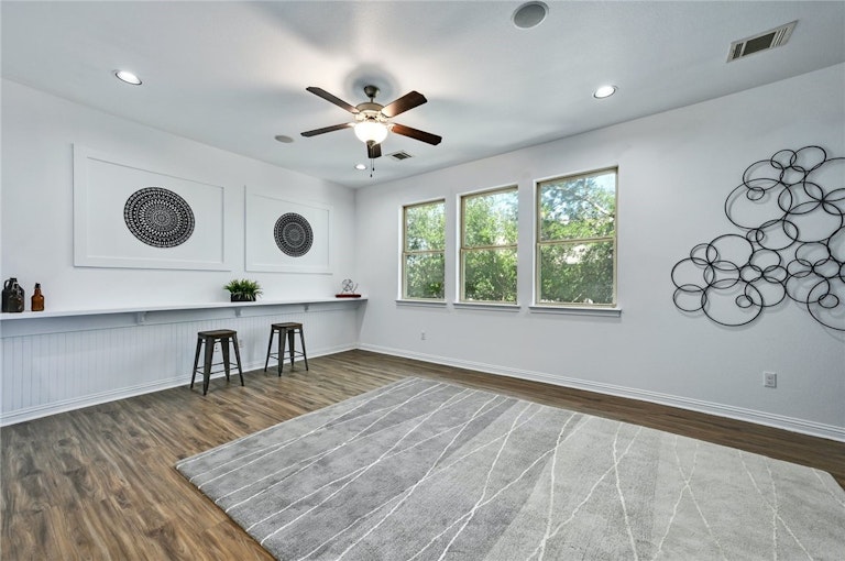 Photo 24 of 31 - 1008 Winding Way Dr, Georgetown, TX 78628