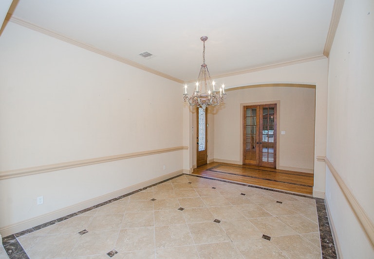 Photo 3 of 47 - 3006 Queen Ann Ct, Arlington, TX 76001