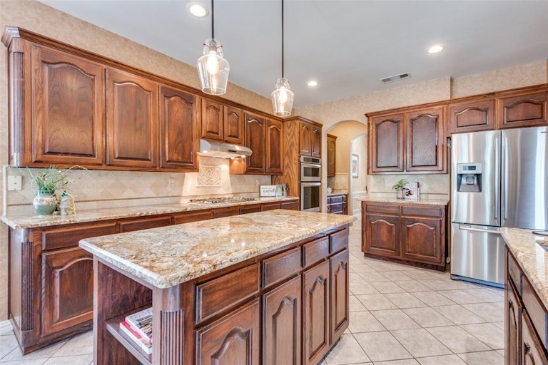 Photo 11 of 26 - 1604 Stone Crest Dr, Flower Mound, TX 75028