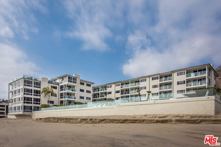 Photo 27 of 28 - 22548 Pacific Coast Hwy #410, Malibu, CA 90265