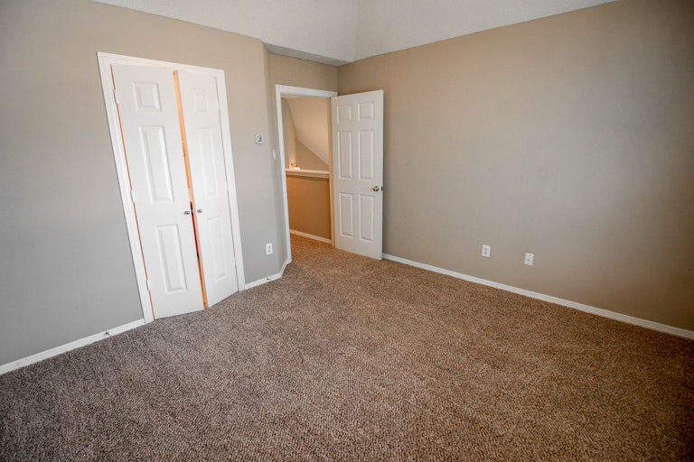 Photo 18 of 31 - 1337 Mimosa Ln, Lewisville, TX 75077
