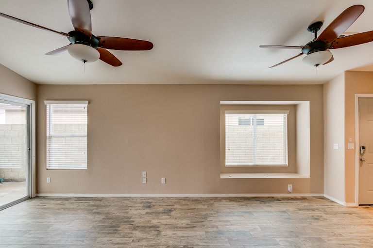 Photo 12 of 27 - 10014 W Montecito Ave, Phoenix, AZ 85037
