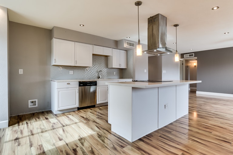 Photo 8 of 34 - 927 N Sean Dr, Chandler, AZ 85224