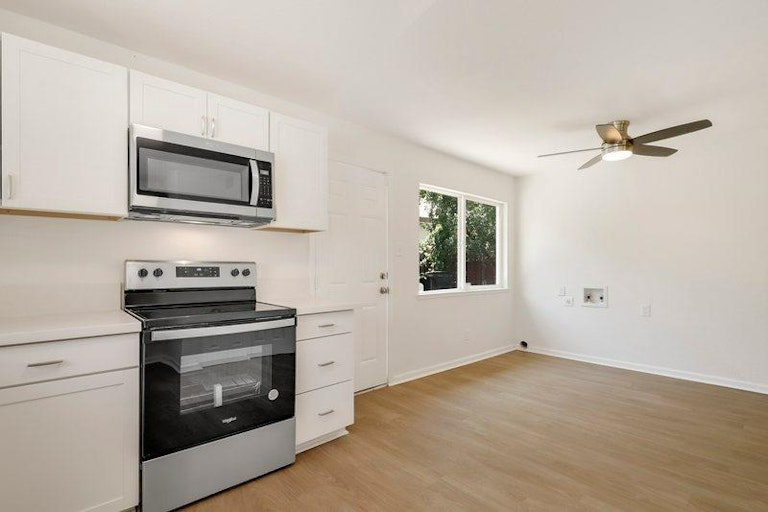 Photo 8 of 20 - 3452 38th St, Sacramento, CA 95817