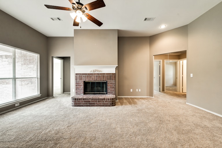 Photo 4 of 32 - 818 Forest Edge Ln, Wylie, TX 75098