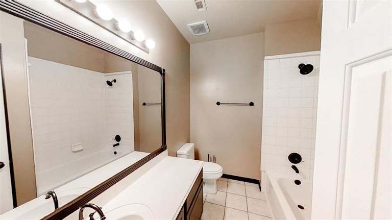 Photo 28 of 36 - 2314 Balleybrooke Dr, Lewisville, TX 75077