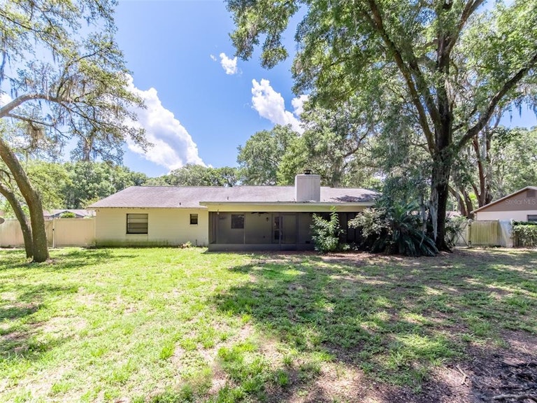 Photo 28 of 32 - 2114 Arch McDonald Dr, Dover, FL 33527