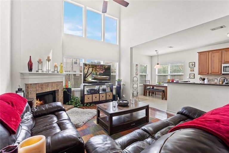Photo 11 of 39 - 20801 Penny Royal Dr, Pflugerville, TX 78660