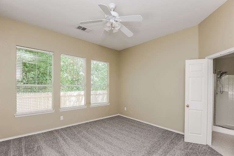 Photo 13 of 25 - 13308 Ridgepointe Rd, Fort Worth, TX 76244