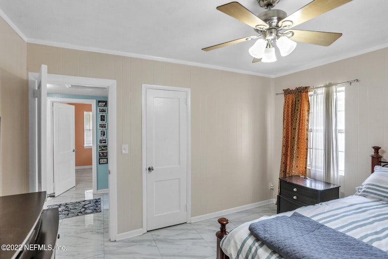 Photo 14 of 27 - 557 Laurina St, Jacksonville, FL 32216