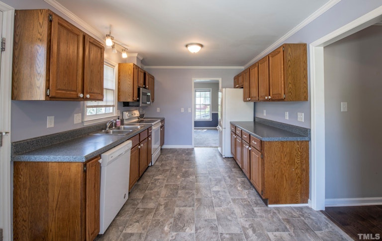 Photo 10 of 30 - 417 S Hollybrook Rd, Wendell, NC 27591
