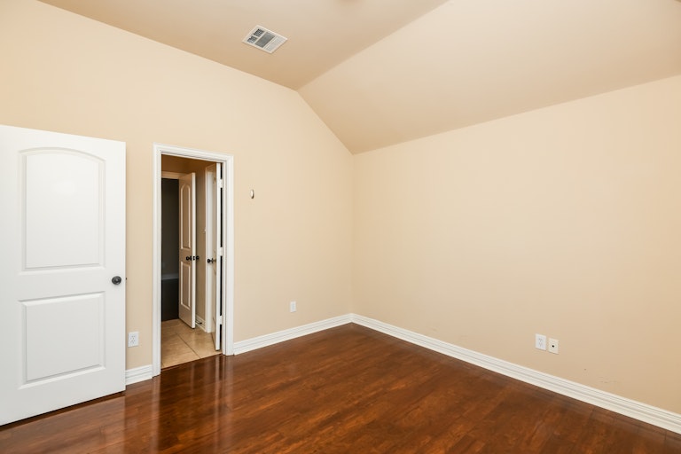 Photo 21 of 27 - 3625 Jennifer Dr, Flower Mound, TX 75022