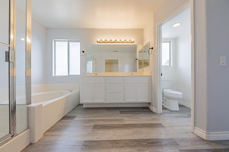 Photo 6 of 38 - 39840 Saint Honore Dr, Murrieta, CA 92563