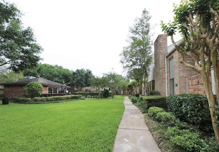 Photo 28 of 28 - 727 Bunker Hill Rd #40, Houston, TX 77024
