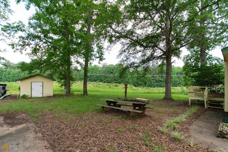 Photo 33 of 37 - 173 Kite Lake Rd, Fayetteville, GA 30214