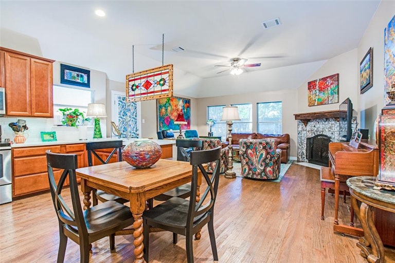 Photo 7 of 25 - 4814 Redwood Dr, McKinney, TX 75070