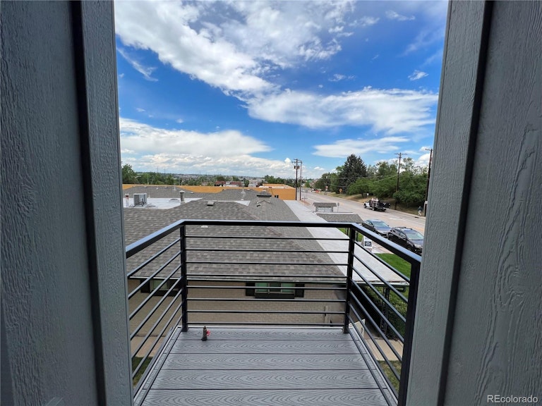 Photo 8 of 39 - 5423 S Prince St Unit D, Littleton, CO 80120