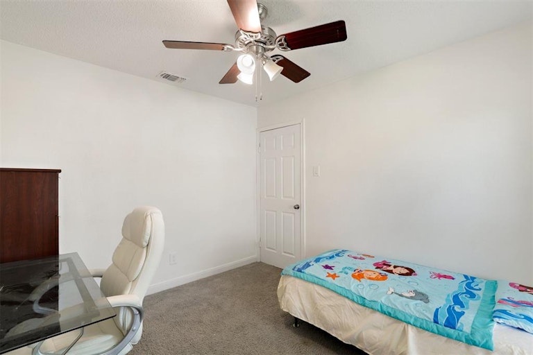 Photo 21 of 32 - 2022 Mill Creek Rd, Garland, TX 75044