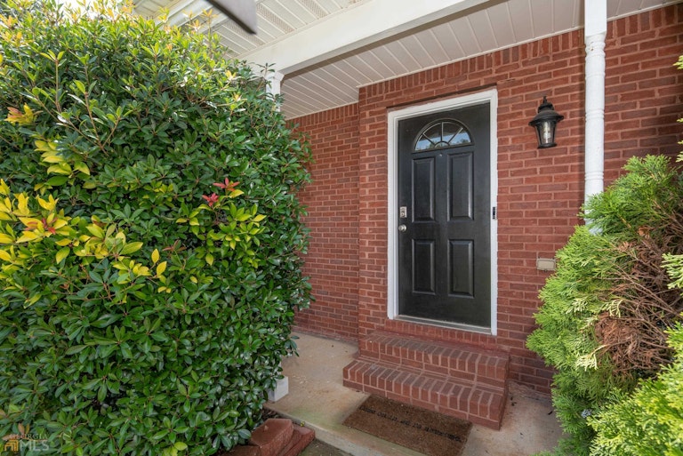Photo 4 of 39 - 653 Matt Ct, Lawrenceville, GA 30045