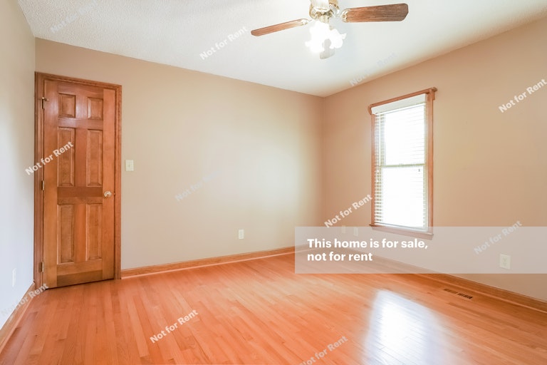 Photo 13 of 25 - 6716 Walnut Cove Dr, Raleigh, NC 27603