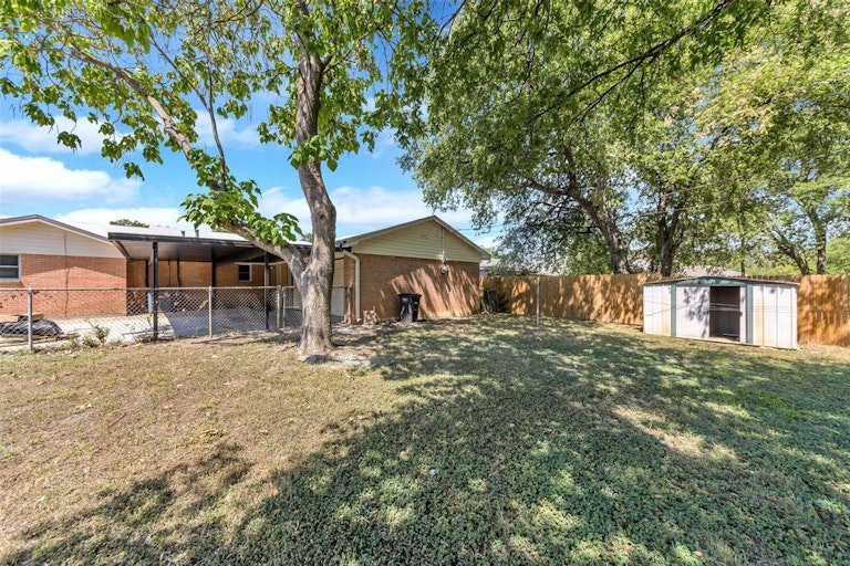 Photo 33 of 34 - 1341 Stafford Dr, Fort Worth, TX 76134
