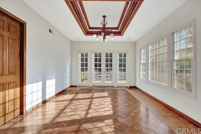 Photo 9 of 35 - 9 Leesbury Ct, Newport Beach, CA 92660