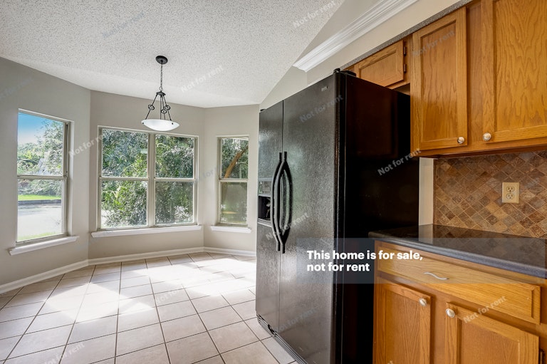 Photo 18 of 33 - 10435 Marble Egret Ct W, Jacksonville, FL 32257
