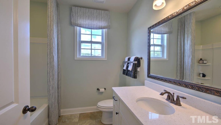 Photo 29 of 68 - 432 Bluffberry Way, Hillsborough, NC 27278