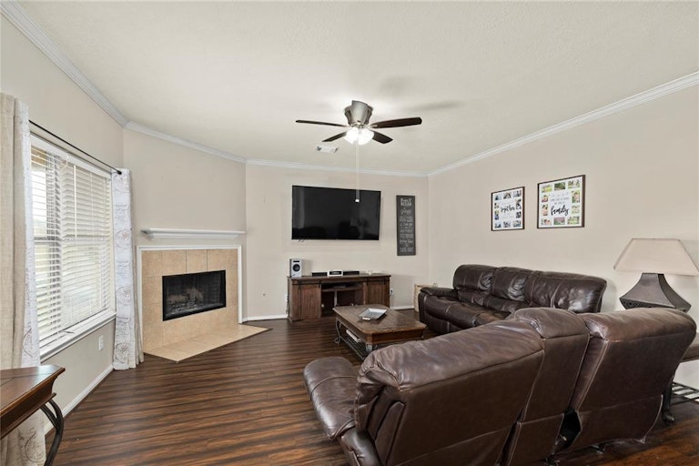 Photo 12 of 32 - 5938 Sugar Field Ln, Katy, TX 77449