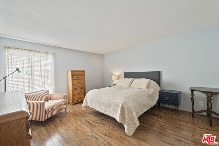 Photo 10 of 25 - 15020 Victory Blvd #104, Van Nuys, CA 91411