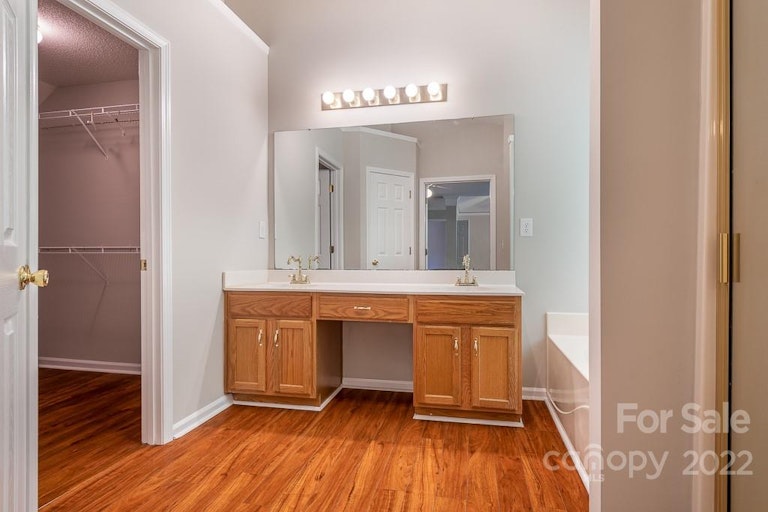 Photo 34 of 37 - 14200 Queens Carriage Pl, Charlotte, NC 28278