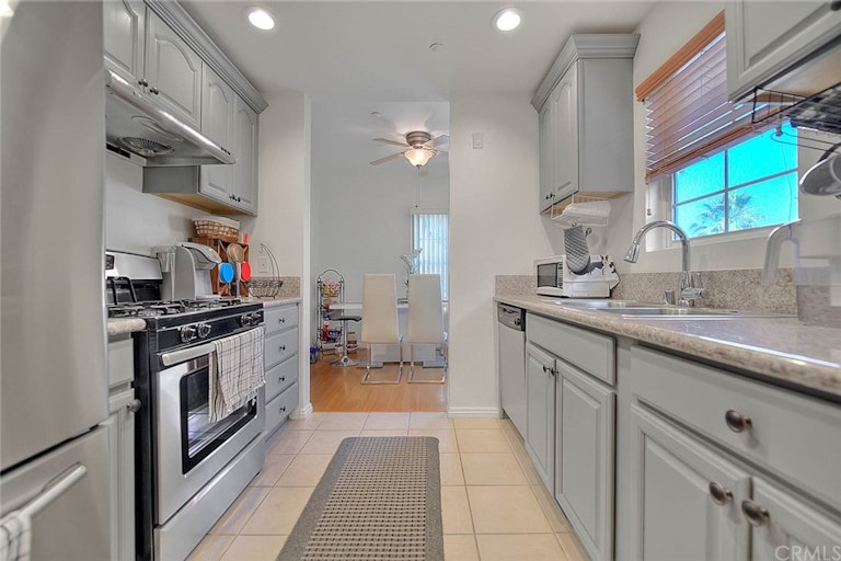 Photo 51 of 57 - 3711 Baldwin St #708, Los Angeles, CA 90031