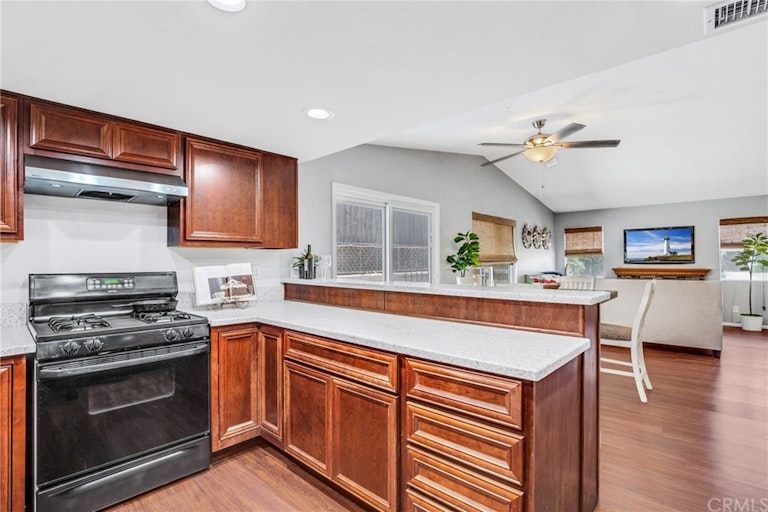 Photo 15 of 40 - 8388 Verbena Dr, Riverside, CA 92504