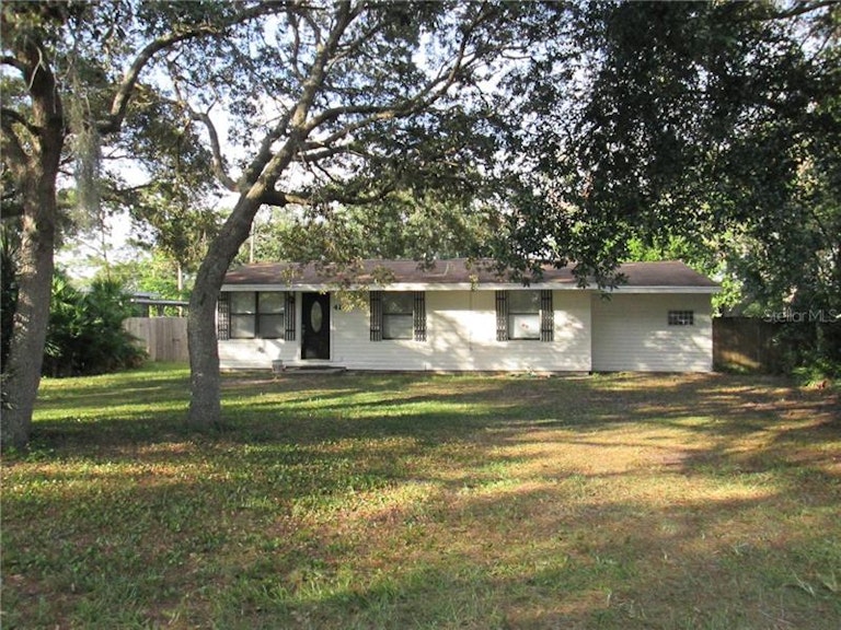 Photo 1 of 13 - 411 E 3rd St, Chuluota, FL 32766