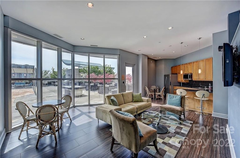 Photo 39 of 48 - 333 W Trade St #1501, Charlotte, NC 28202