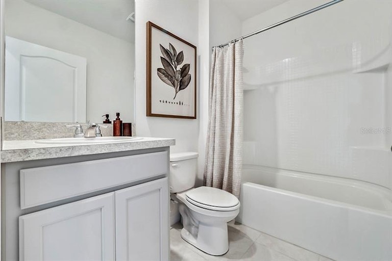 Photo 16 of 33 - 3008 Aventino Ln, Tavares, FL 32778