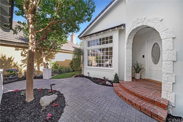 Photo 3 of 47 - 19365 Woodlands Dr, Huntington Beach, CA 92648