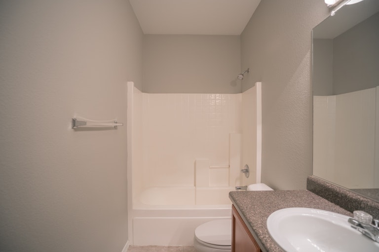 Photo 15 of 19 - 16166 N 170th Ln, Surprise, AZ 85388