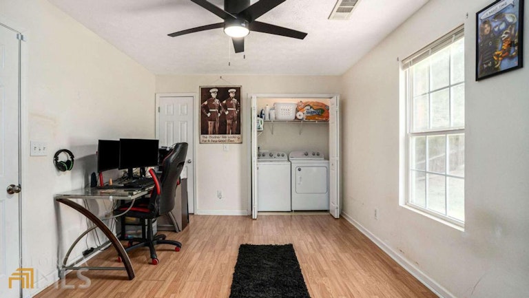 Photo 17 of 33 - 6732 Dorsett Shoals Rd, Douglasville, GA 30135