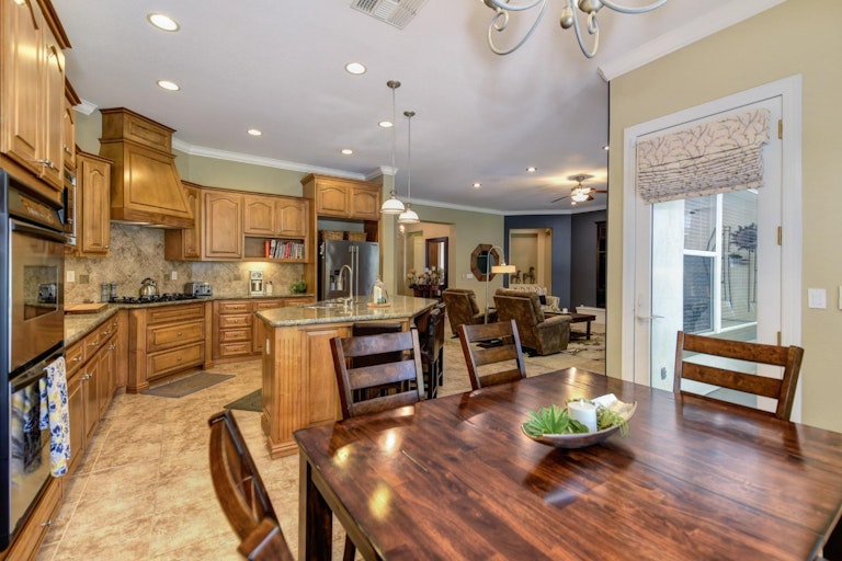 Photo 33 of 70 - 8910 Belford Ct, Roseville, CA 95747