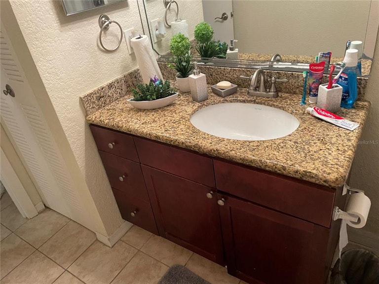 Photo 32 of 44 - 5168 Conroy Rd #25, Orlando, FL 32811