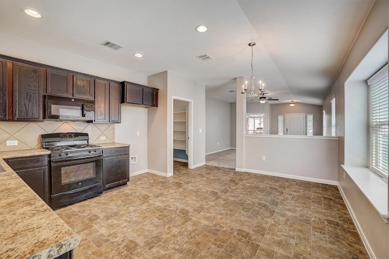 Photo 16 of 40 - 212 Mossberg Ln, Bastrop, TX 78602