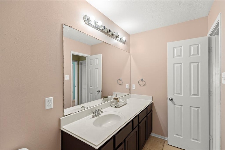 Photo 28 of 32 - 5938 Sugar Field Ln, Katy, TX 77449